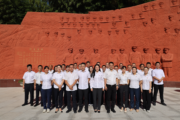 光影铭记历史,初心映照未来——六安公司党总支开展主题党日活动